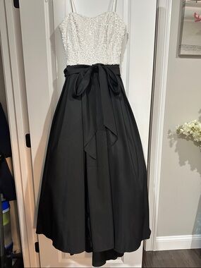 Betsy & Adam White and Black Two-Tone Formal Dress